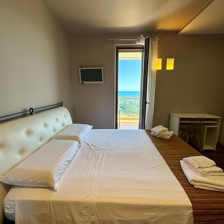 B&B L'Orizzonte Barletta Kültér fotó